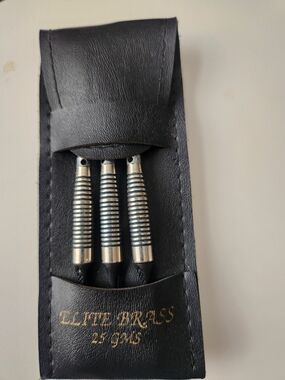 25g Black and Silver Mens Dart Set with Pouch